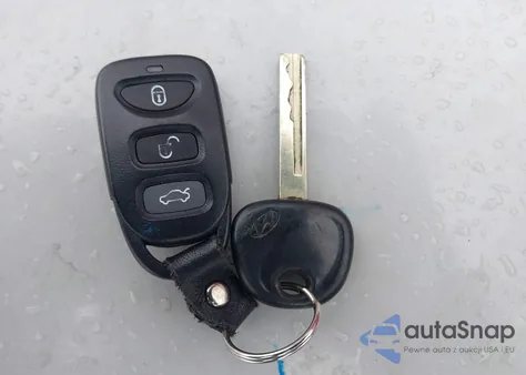 2013 Hyundai Elantra Gt Base W/Blue z USA, uszkodzony, nr VIN KMHD35LEXDU033983